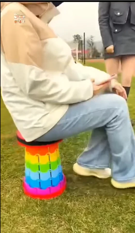 Foldable seating stool